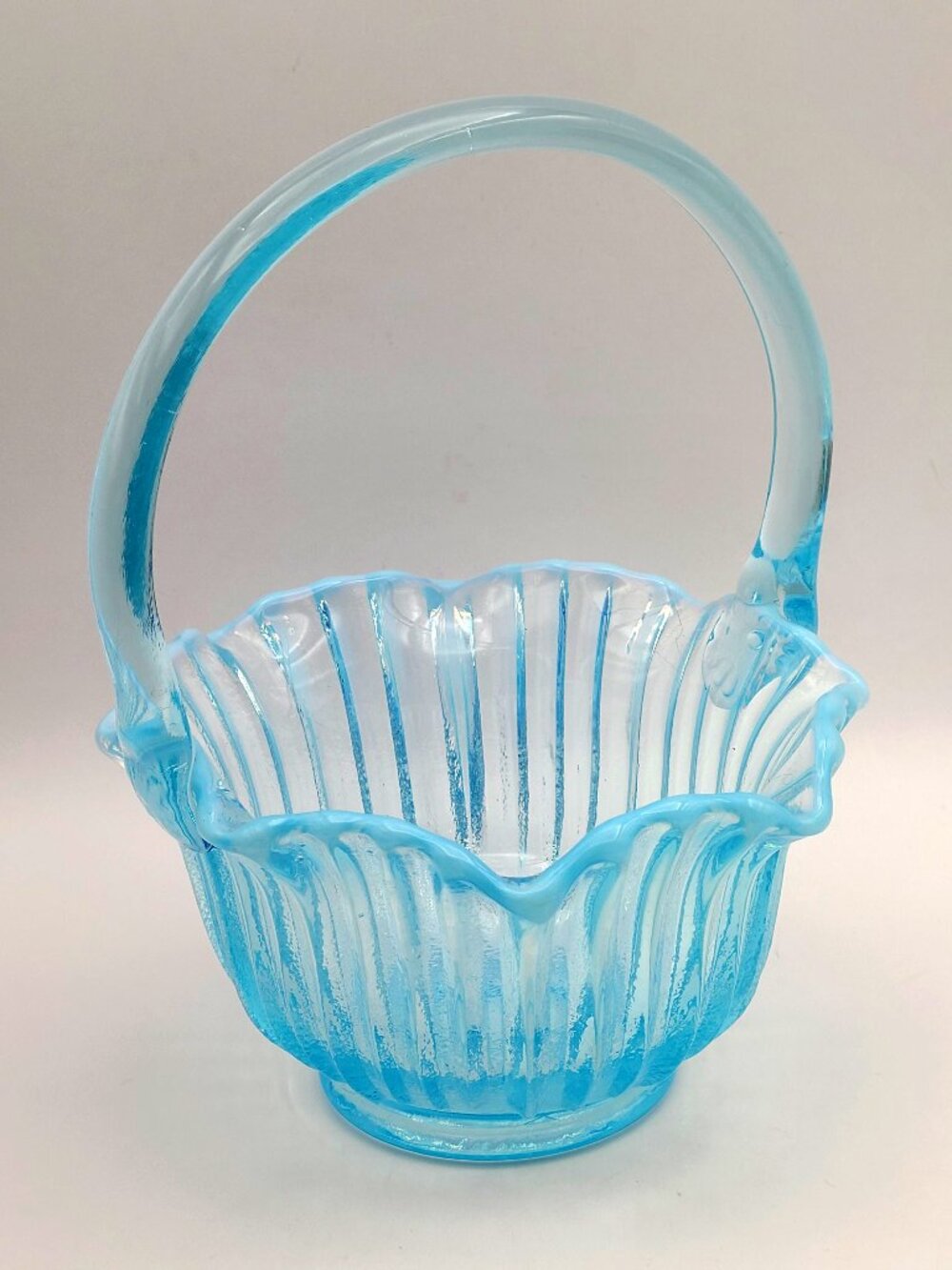 Vintage L.E. Smith Blue Opalescent Ribbed Glass Basket Scalloped Rim